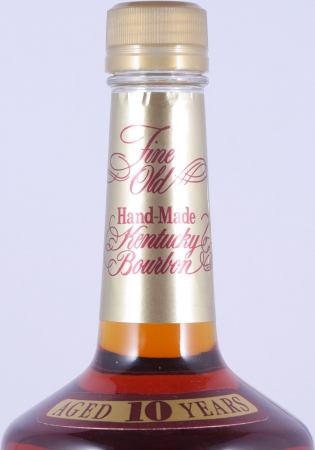 Old Rip Van Winkle 10 Years Bottle No. D4924 Dumpy Bottle Handmade Kentucky Straight Bourbon Whiskey 53.5%