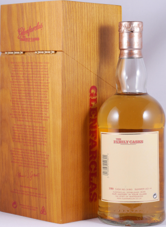 Glenfarclas 1980 33 Years The Family Casks Summer 2014 Plain Hogshead Cask No. 3180 Highland Single Malt Scotch Whisky 46.2%