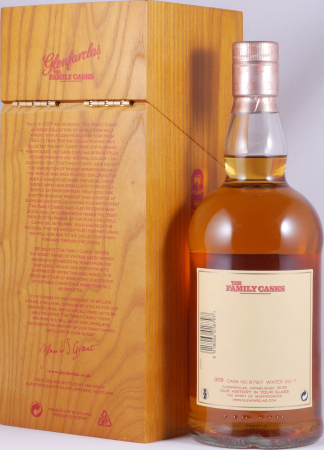 Glenfarclas 1979 38 Years Family Casks Winter 2017 4th Fill Hogshead Cask No. 8797 Highland Single Malt Scotch Whisky 47,9%