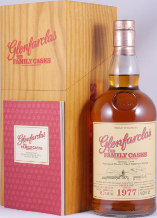 Glenfarclas 1977 39 Years Family Casks Winter 2017 4th Fill Hogshead No. 7260 Highland Single Malt Scotch Whisky 45,3%