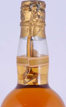 White Horse Blended Scotch Whisky with Tin Cap 43.0% old bottling from the 60s