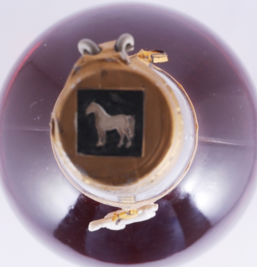 White Horse Blended Scotch Whisky with Tin Cap 43.0% old bottling from the 60s