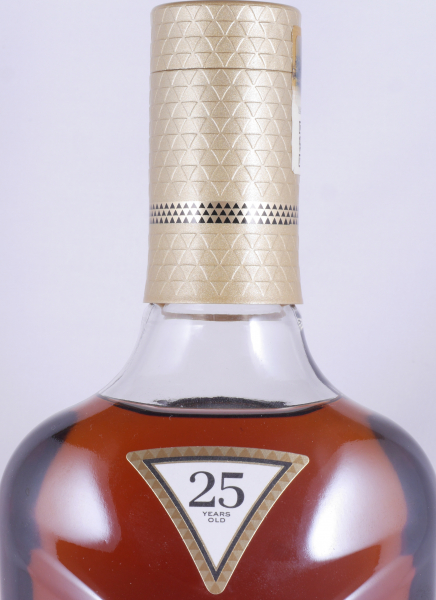 Macallan 25 Years Sherry Oak Annual 2018 Release Highland Single Malt Scotch Whisky 43.0%