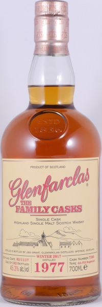 Glenfarclas 1977 39 Years Family Casks Winter 2017 4th Fill Hogshead No. 7260 Highland Single Malt Scotch Whisky 45,3%