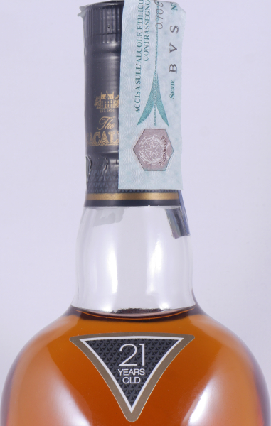 Macallan 21 Years Fine Oak Triple Cask Matured Bourbon und Sherry Oak Casks Highland Single Malt Scotch Whisky 43,0%