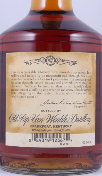 Old Rip Van Winkle 10 Years Bottle No. D588 Dumpy Bottle Handmade Kentucky Straight Bourbon Whiskey 53,5%
