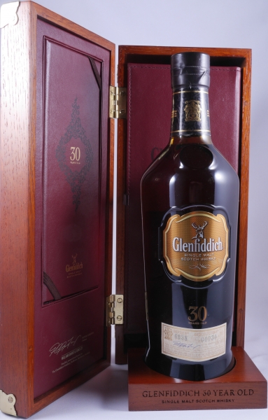 Glenfiddich 30 Years Cask Selection No. 00030 Release 2010 Speyside Single Malt Scotch Whisky Wooden Box 43.0%